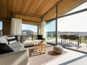 Charming holiday home overlooking lake